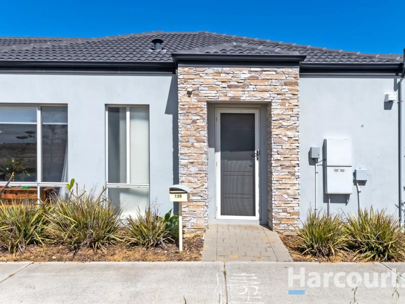 139 Hinchinbrook Avenue, Ridgewood