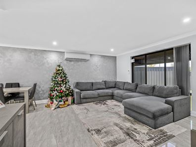 5 Snowberry Retreat, Mirrabooka WA 6061