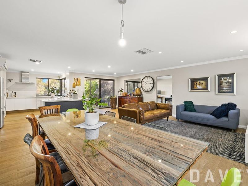 15 Burntoak Way, Kingsley