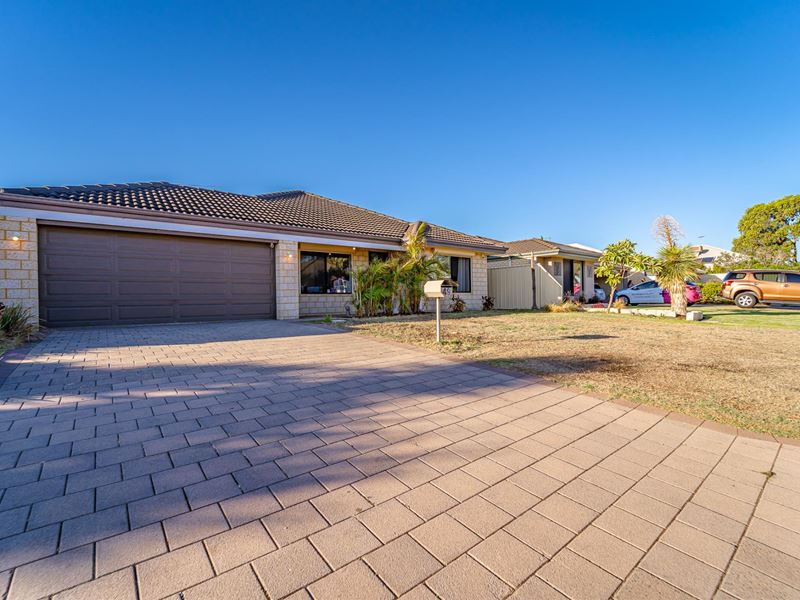 49 Highcliffe Circle, Lakelands