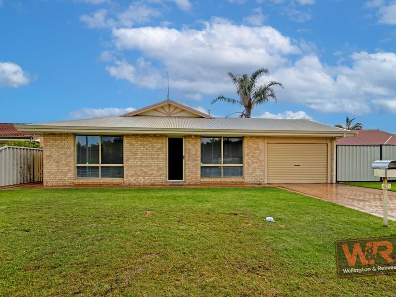 67 Le Grande Avenue, Mckail