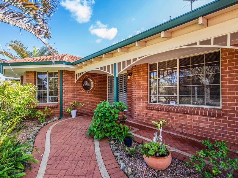 4 Charles Place, Wannanup