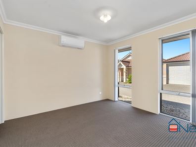 8/13 Durling Place, Kelmscott WA 6111