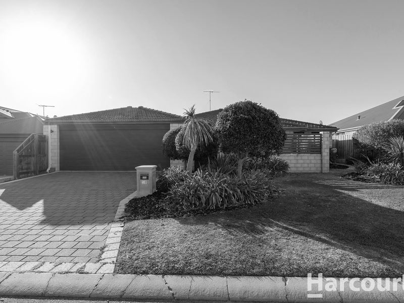 13 Waratah Circle, Halls Head WA 6210