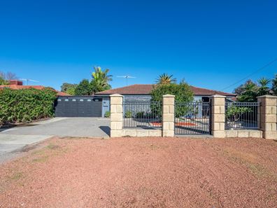 16 Tomlinson Place, Armadale WA 6112