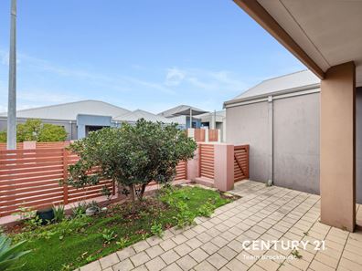 10/11 Serls Street, Armadale WA 6112