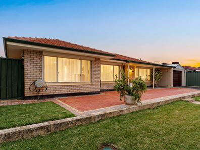 157 Currie Street, Warnbro WA 6169