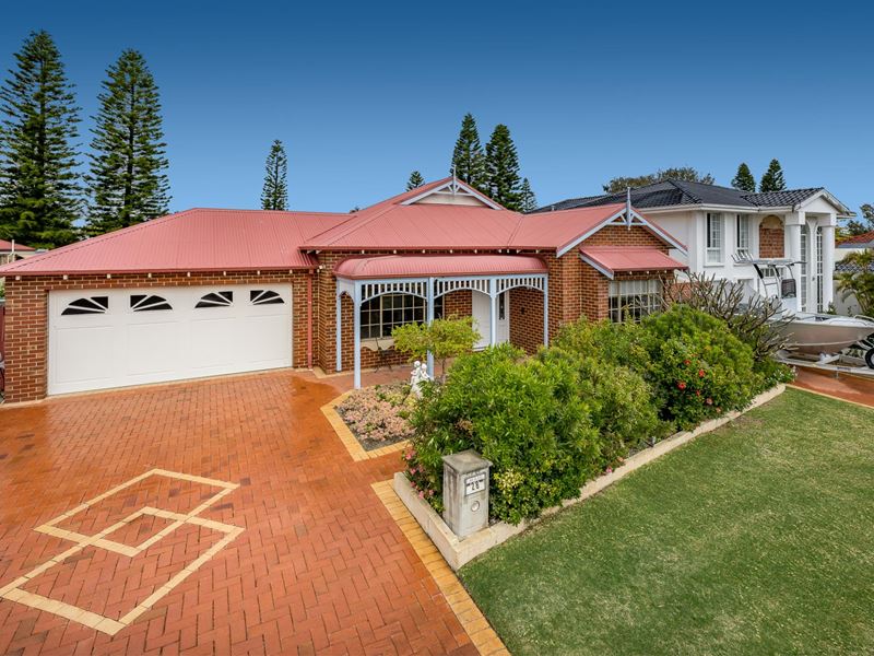 28 St Helena Way, Iluka WA 6028