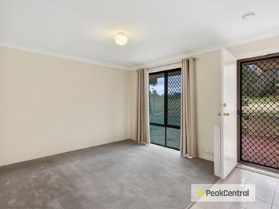 23 Skottowe Parkway, Parmelia WA 6167