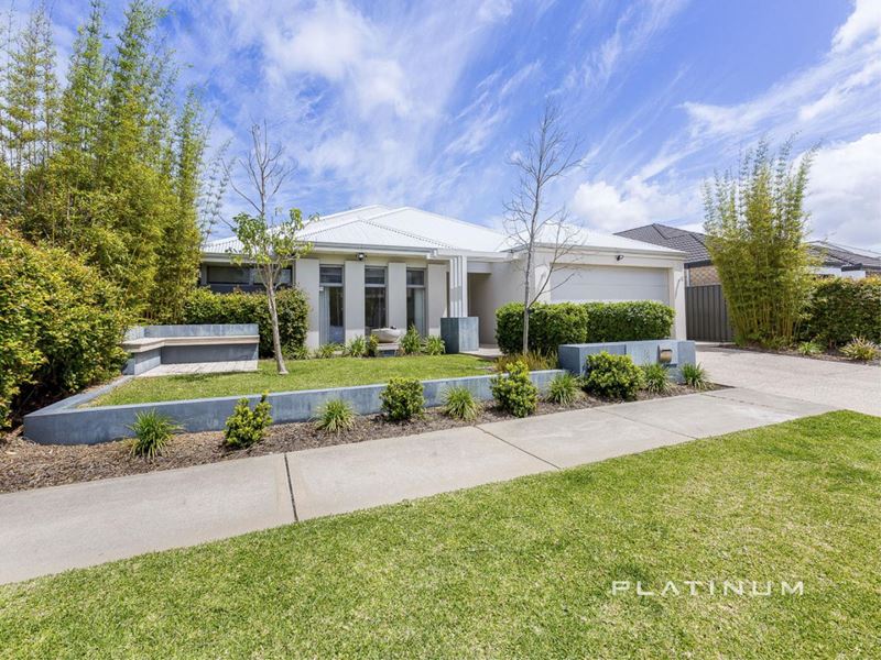 14 Torridge Approach, Piara Waters