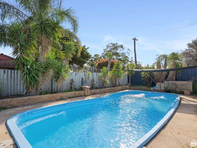 10 Hibiscus Road, Maddington WA 6109