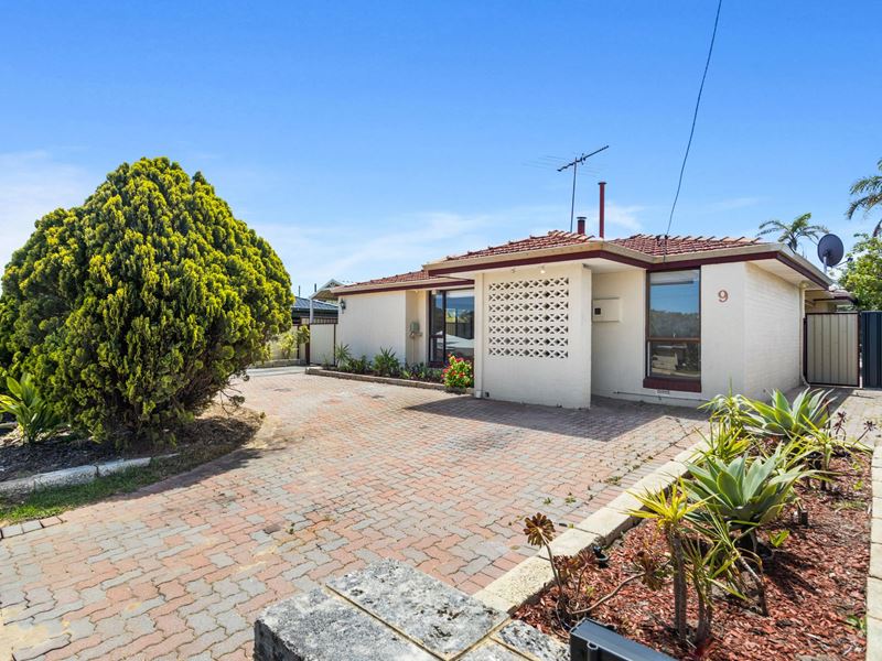 9 Macedon Place, Craigie