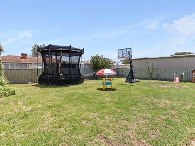 6 Hilton Crescent, Maddington WA 6109