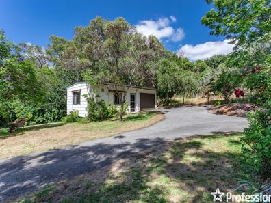 3 Topaz Court, Mount Richon WA 6112