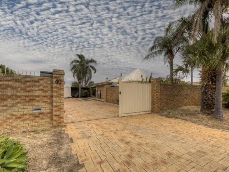 40 Lincoln Road, Forrestfield WA 6058