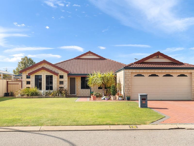 15 Pastrana Crescent, Port Kennedy