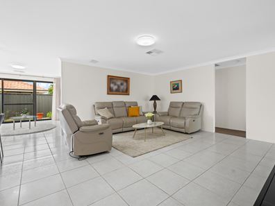 29 Glentrool Gardens, Canning Vale WA 6155
