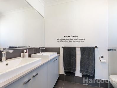 1/23 Valdina Place, Sinagra WA 6065