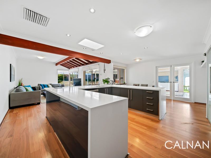 4 Bowra Court, Leeming WA 6149