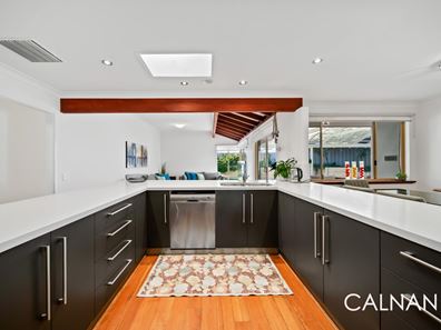 4 Bowra Court, Leeming WA 6149