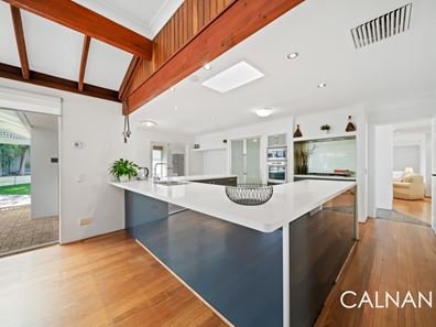 4 Bowra Court, Leeming WA 6149