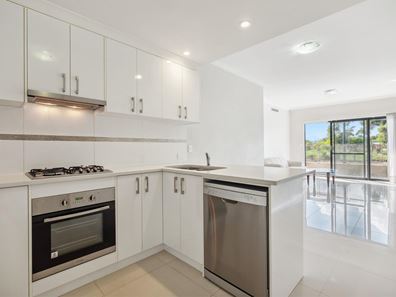 5/2 Maffina Parade, Ellenbrook WA 6069
