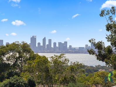 31 Money Road, Melville WA 6156