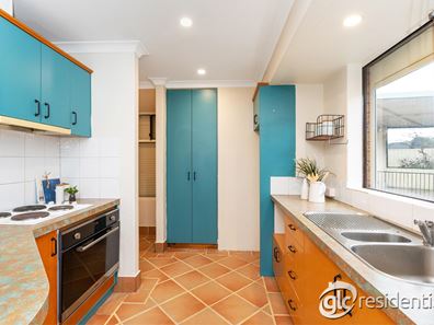 16 Dulverson Place, South Lake WA 6164