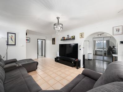 32 Crandon Street, Gosnells WA 6110