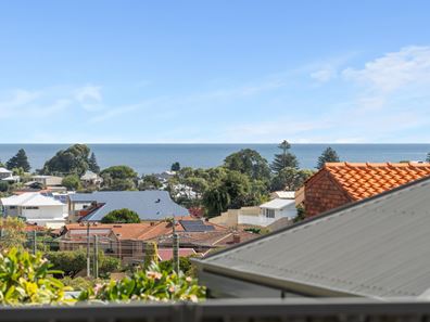 8 Kallaroo Place, Kallaroo WA 6025
