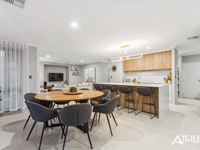 7 St Pierre Turn, Piara Waters WA 6112