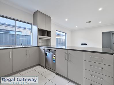 19 Claymore Place, Piara Waters WA 6112