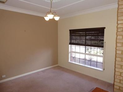 1 Kurnalpi Close, Hannans WA 6430