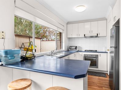 2/52 Station Street, Cannington WA 6107