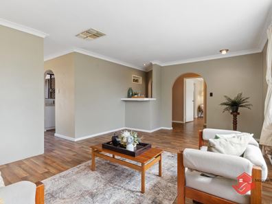 7 Hillside Road, Mount Richon WA 6112