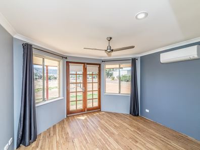 10 Hill Creek Road, Moresby WA 6530