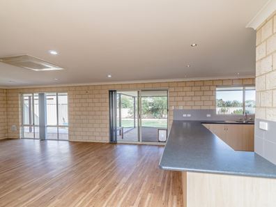 10 Hill Creek Road, Moresby WA 6530