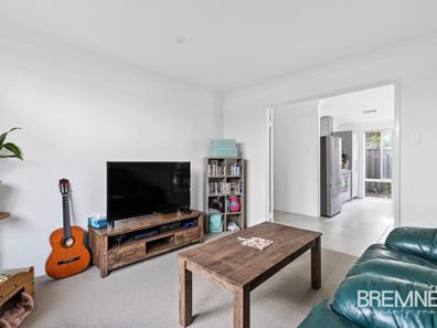 33 Gooljak Rise, Lakelands WA 6180