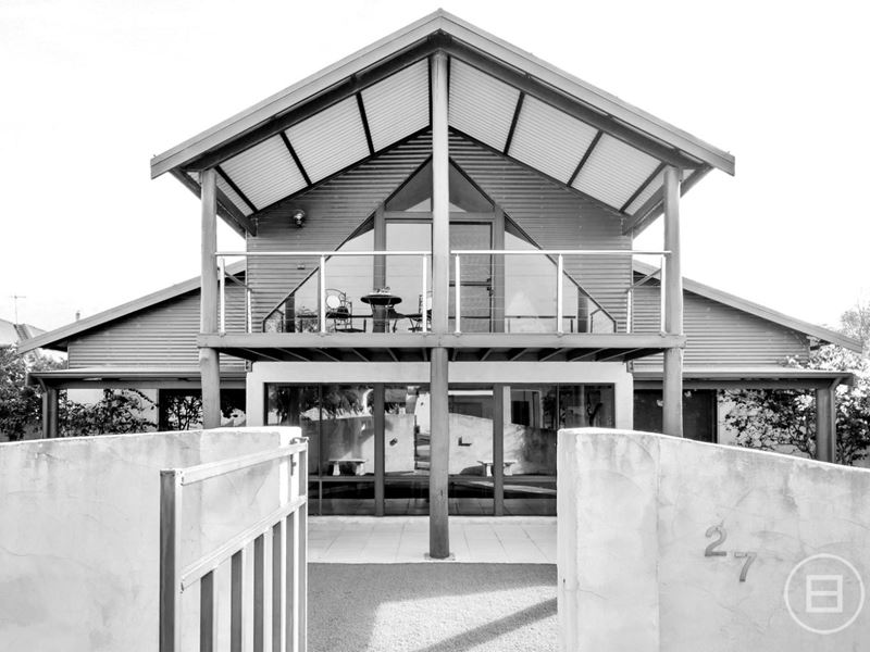 27 Governor Drive, Falcon