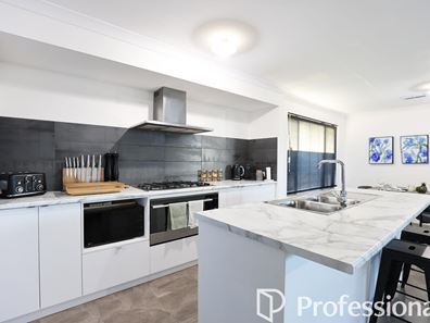 169 Strinesdale Boulevard, Aveley WA 6069