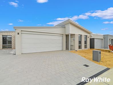 343 Lake Valley Drive, Lakelands WA 6180