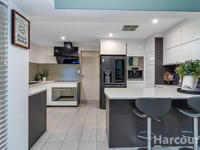 21 Ailsacraig Ramble, Kinross WA 6028