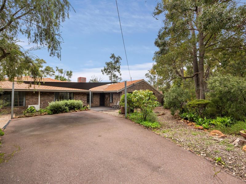 1 Garland Road, Roleystone WA 6111