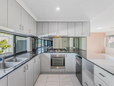 166A Williamson Avenue, Cloverdale WA 6105