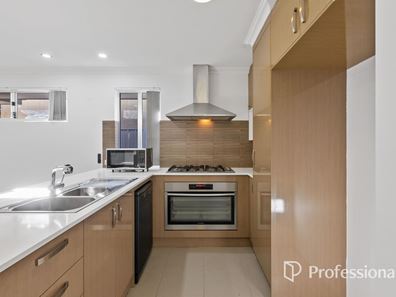 10 Pryde Way, Eden Hill WA 6054