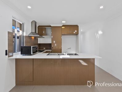 10 Pryde Way, Eden Hill WA 6054