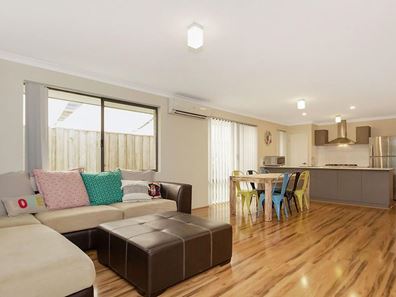 55 Redstone Trail, Ellenbrook WA 6069