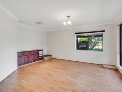 9 Nicholas Street, Gosnells WA 6110