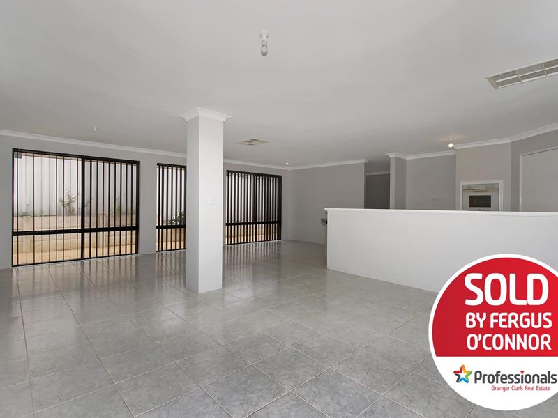 4 Iris Lane, Alexander Heights