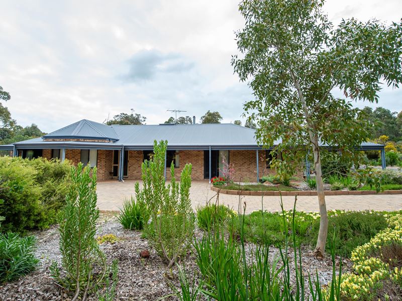 42 Armstrong Street, Boyanup WA 6237